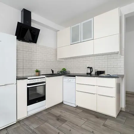 Subtle In With Parking Close To The Airport By Renters Познань
