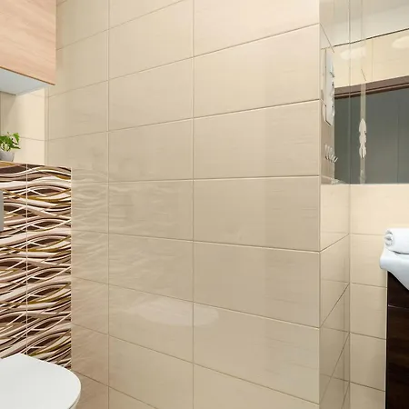 Subtle In With Parking Close To The Airport By Renters *