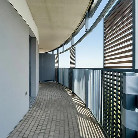 Apartamento Subtle In With Parking Close To The Airport By Renters Poznan